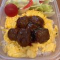 ねみねみ's cooksnap of when they made ふわふわ卵にミートボール乗っけ弁当.