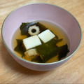 ♡りっくんママ♡'s cooksnap of when they made 豆腐とわかめとちくわのお吸い物.