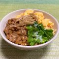 ビートルズ食堂's cooksnap of when they made レンチン♪納豆ピーマン卵の三色丼♡.