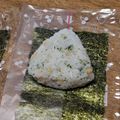 和☆2049's cooksnap of when they made 天かすと青のりおにぎり【悪魔のおにぎり】.