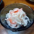 YCHキッチン's cooksnap of when they made 新たまねぎとカニかまのマリネ.
