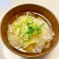 azbjbn's cooksnap of when they made 薄切り大根とキャベツの味噌汁.