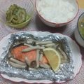 2児ママみきてぃ's cooksnap of when they made フライパンで♪鮭ときのこのホイル焼き.