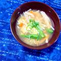 ふたごゆき's cooksnap of when they made えのき 人参 絹さや かきたま味噌汁^^.