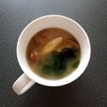 WOODs´'s cooksnap of when they made しめじとわかめのお味噌汁.