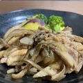 ☆GSSQHY☆'s cooksnap of when they made 鶏ももと舞茸のバター醤油炒め(•ө•).