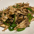  momo's cooksnap of when they made 舞茸とピーマンの塩昆布炒め.