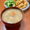 Superlittleboo's cooksnap of when they made 舞茸と大根と人参のお味噌汁〜重ね煮で〜.