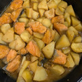 rika0827's cooksnap of when they made 鮭とじゃがいもの味噌バター煮込み.