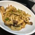 ٩(^‿^)۶'s cooksnap of when they made モヤシとエリンギの美味しい炒めもの.
