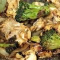 こま1018's cooksnap of when they made ぷりっぷり★簡単★鶏モモ肉のオイマヨ炒め.