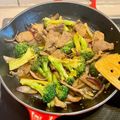 ブランディ's cooksnap of when they made 簡単#牛肉とブロッコリーのオイスター炒め.