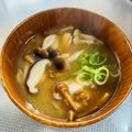 azbjbn's cooksnap of when they made トゥルンなめこときのこの仲間たちお味噌汁.