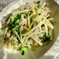 yu228's cooksnap of when they made 大根の皮とベーコンのペペロンチーノ風♪.