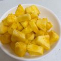 コロどろっぷ's cooksnap of when they made 丸ごと1個！パイナップルの切り方.
