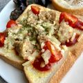 yu🐓's cooksnap of when they made ハンバーグとトマトのチーズトースト☆.