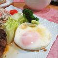 イベ長's cooksnap of when they made 朝食に✿簡単チーズの目玉焼き.