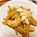 あんまかろん☆'s cooksnap of when they made 我が家の定番♬フキの卵とじ.