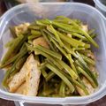 ｸﾏﾘｴ's cooksnap of when they made さつまいもの茎（つる）とアゲの煮物.