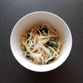 WOODs´'s cooksnap of when they made 簡単副菜♪もやしとわかめのさっぱり和え.
