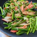 UAママ's cooksnap of when they made ビールがすすむニンニクの芽とカニカマ炒め.
