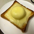 ちぇりー７０１'s cooksnap of when they made 雪見だいふくトースト！チーズの塩味が最高.