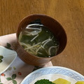 yesmama's cooksnap of when they made 切ってね♪もやしのみそ汁.