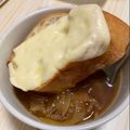 nicoteko's cooksnap of when they made 時短・簡単♪オニオングラタンスープ.