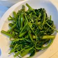 yu🐓's cooksnap of when they made 空芯菜のガリバタ炒め.