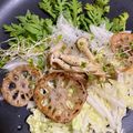 課長の土日's cooksnap of when they made 海老と春菊と蓮根のホットサラダ.