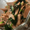 MULA's cooksnap of when they made 春菊とソーセージの炒め物.