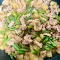 砂の女's cooksnap of when they made しみしみ♡鶏ももと大根の煮物.