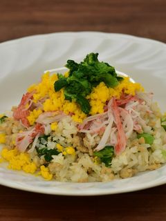 鶏そぼろと菜の花のお寿司-レシピのメイン写真