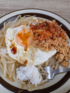 お野菜もいっしょ♪フリーな目玉焼き丼-レシピのメイン写真
