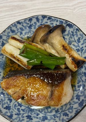 ブリの照り焼き風白ネギとキノコを添えて-レシピのメイン写真