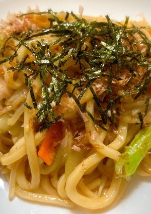 包丁を使わないで作る！具沢山焼きうどん-レシピのメイン写真