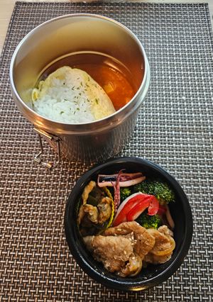 ブロッコリーとイカ炒め、生姜焼き弁当-レシピのメイン写真