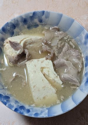 簡単★豚肉と豆腐のお味噌󠄀汁-レシピのメイン写真