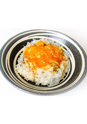 ごはんがススム！とろ～り卵の生しらす丼-レシピのメイン写真