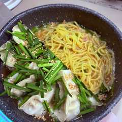 รูปของ ワンパンで簡単・極旨★餃子鍋& 旨辛〆ラーメン
