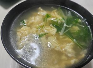 お家贅沢！蟹缶で水菜入りカニ玉スープ-レシピのメイン写真