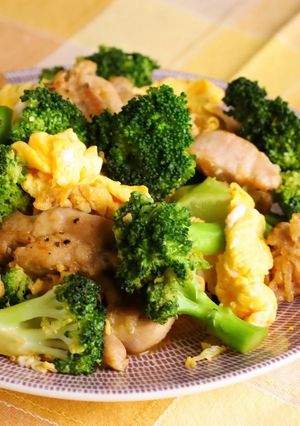 ブロッコリーと鶏肉のふんわりたまご炒め-レシピのメイン写真