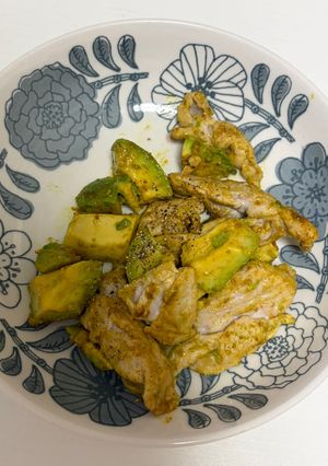 豚こまとアボカドのカレーマヨ炒め-レシピのメイン写真