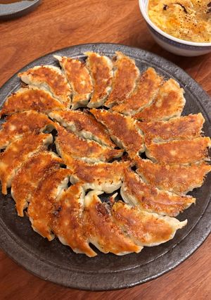 玉ねぎ入り定番焼き餃子!-レシピのメイン写真