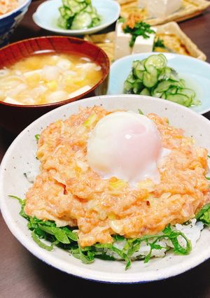 サーモンとマグロのトロ丼-レシピのメイン写真