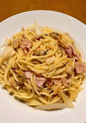 ベーコンと玉ねぎとあさりのペペロンチーノ-レシピのメイン写真
