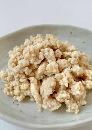 お弁当や丼に🎵袋とレンチンで作る鶏そぼろ-レシピのメイン写真