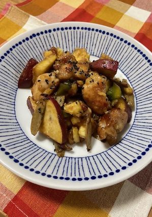 秋レシピ＊鶏肉とさつまいもの甘辛炒め-レシピのメイン写真