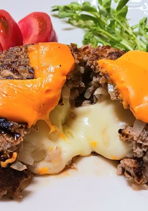 びっくりドンキー風チーズ2種のハンバーグ-レシピのメイン写真
