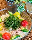 ツナと夏野菜の出汁ポンうどん